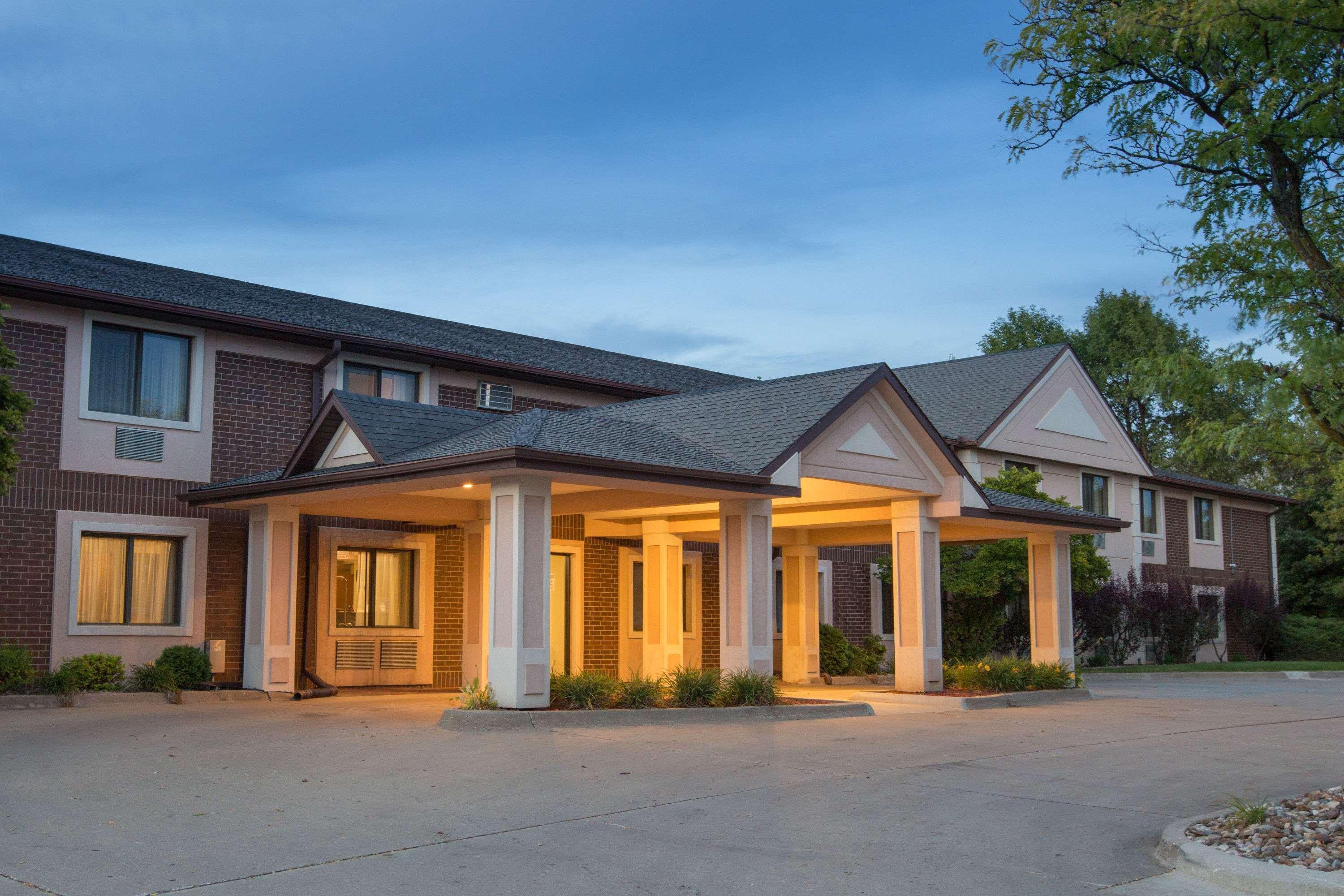 Motel Super 8 By Wyndham Clive Ia Exteriér fotografie